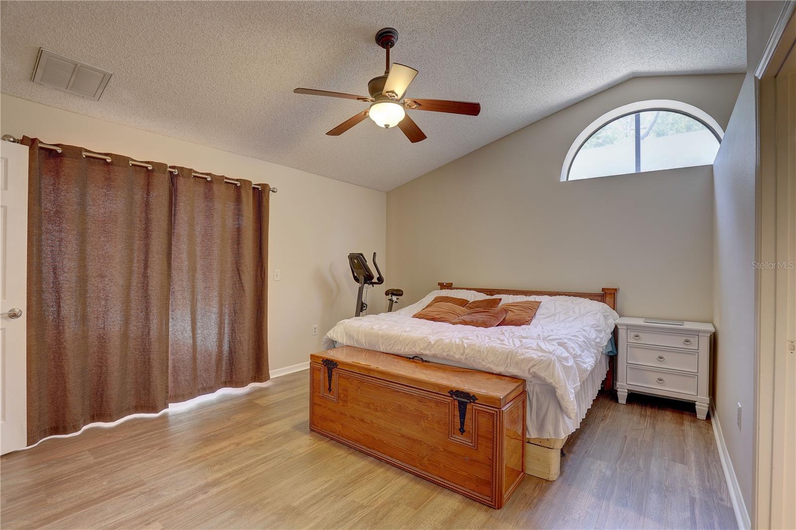 Image 19 of 43 For 3338 Laurelwood Court