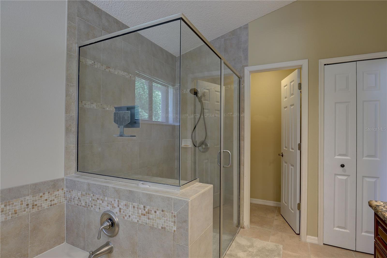 Image 25 of 43 For 3338 Laurelwood Court