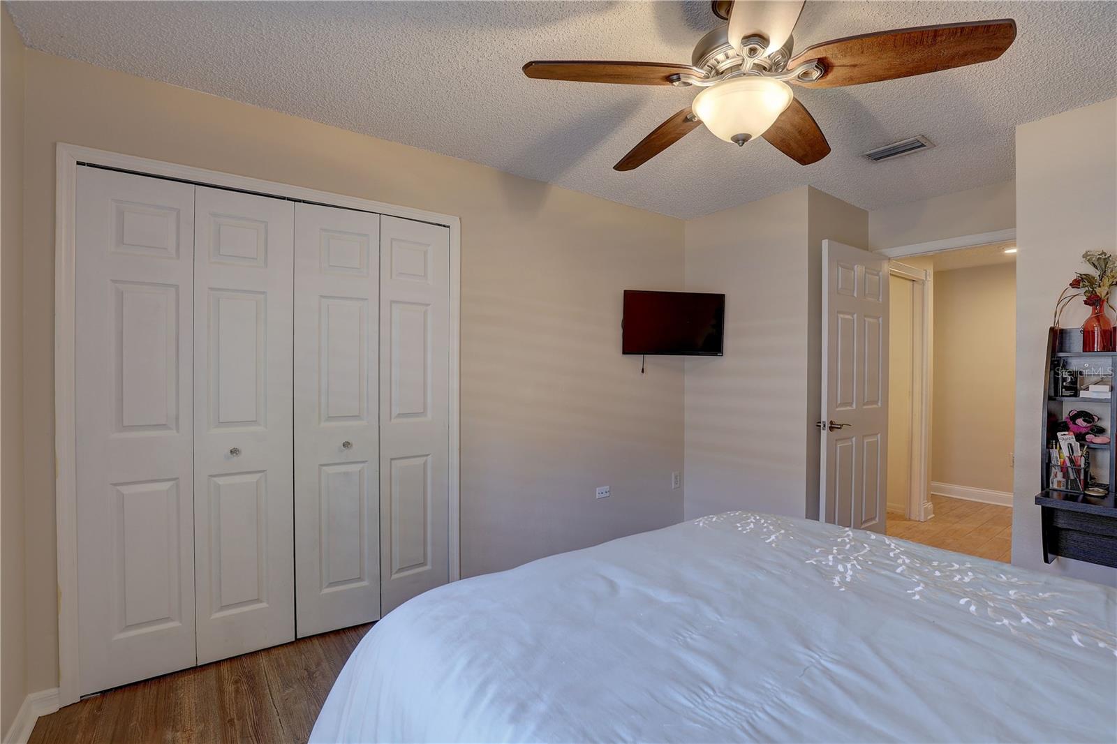 Image 28 of 43 For 3338 Laurelwood Court