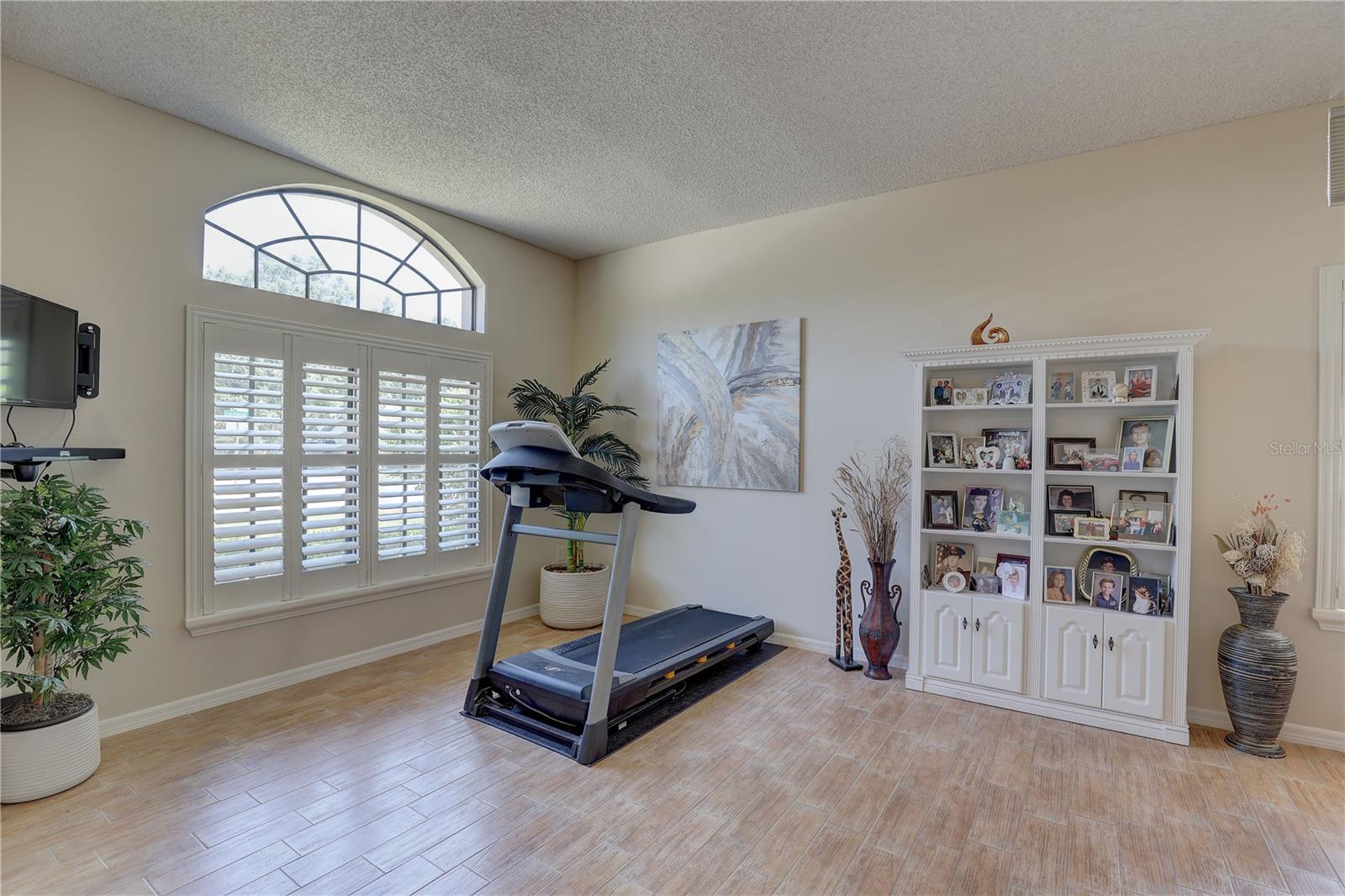 Image 6 of 43 For 3338 Laurelwood Court