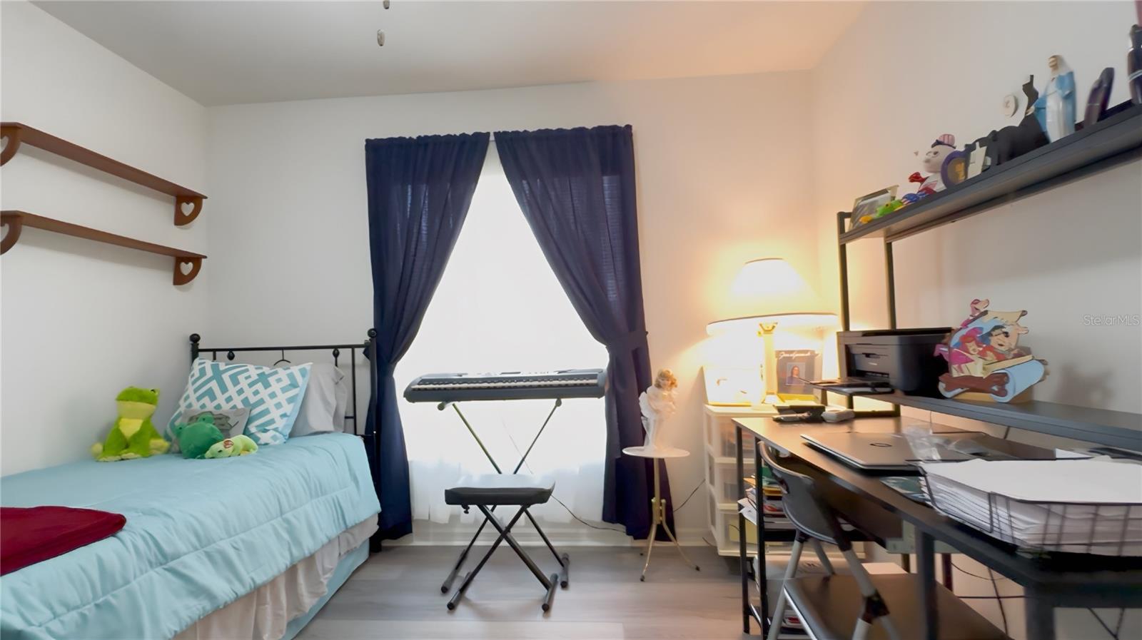 Listing photo id 13 for 14116 Whitecap Avenue