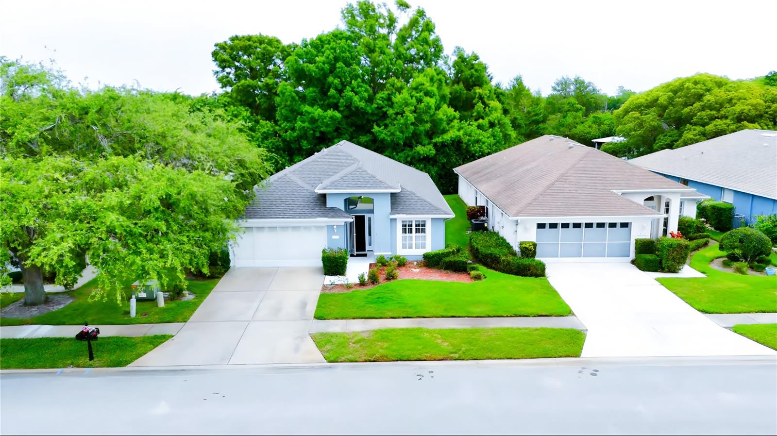 Listing photo id 3 for 14116 Whitecap Avenue