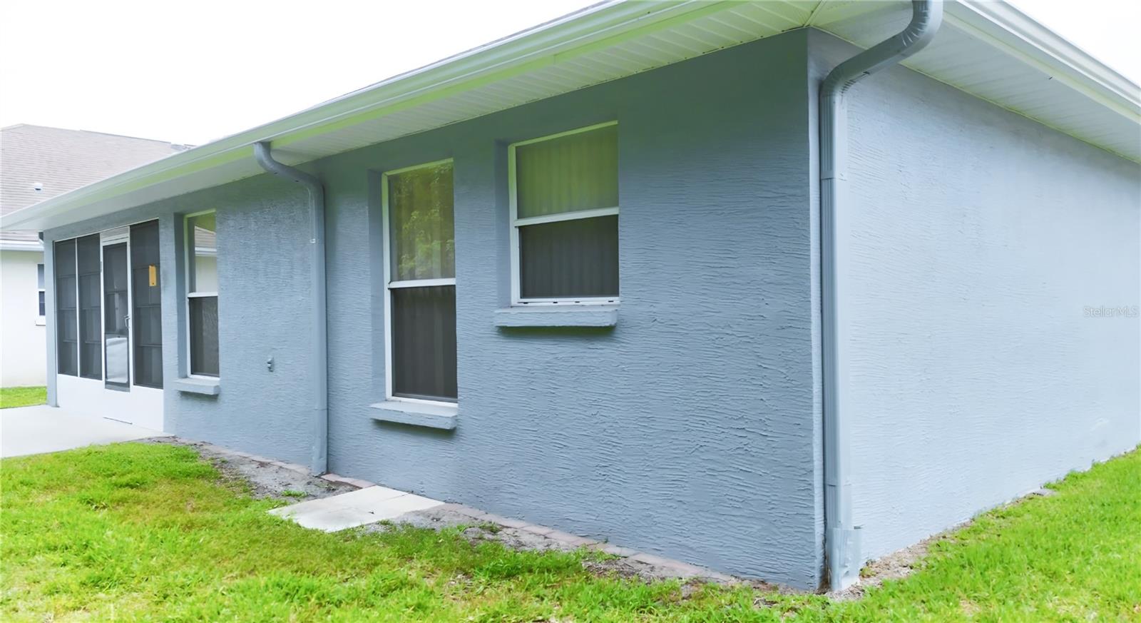 Listing photo id 5 for 14116 Whitecap Avenue