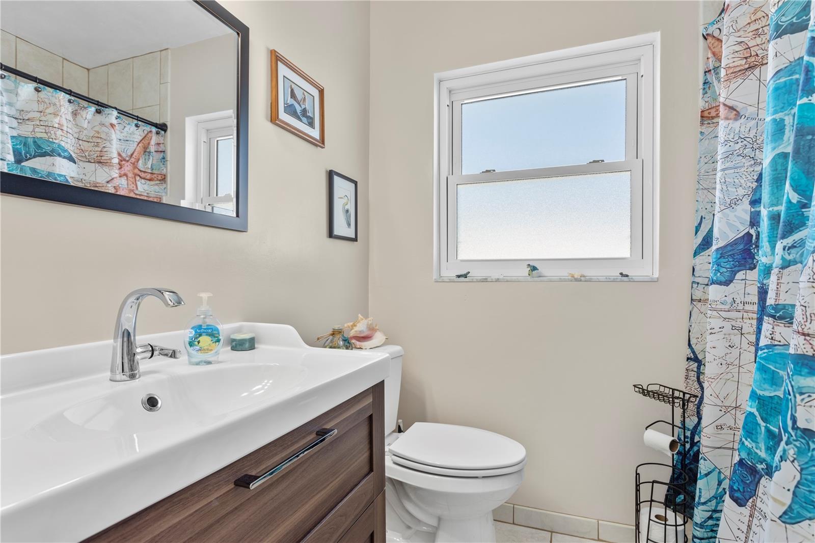 Listing photo id 15 for 1701 66th Avenue N