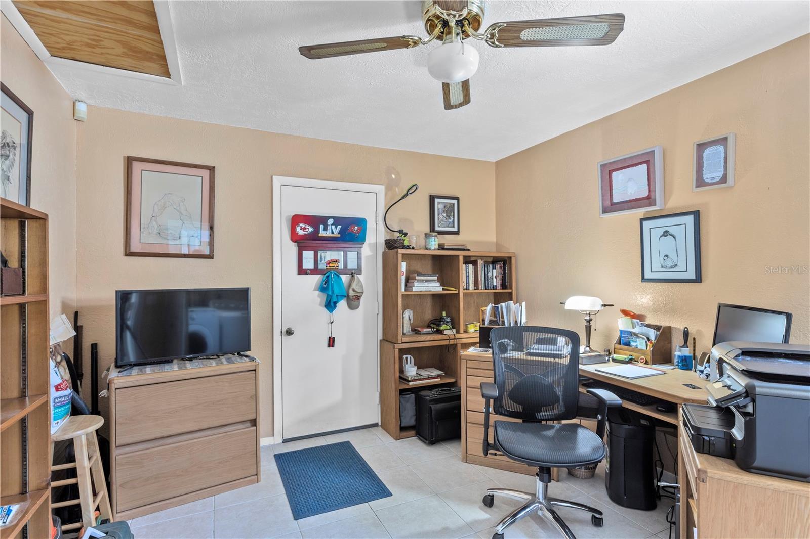 Listing photo id 17 for 1701 66th Avenue N