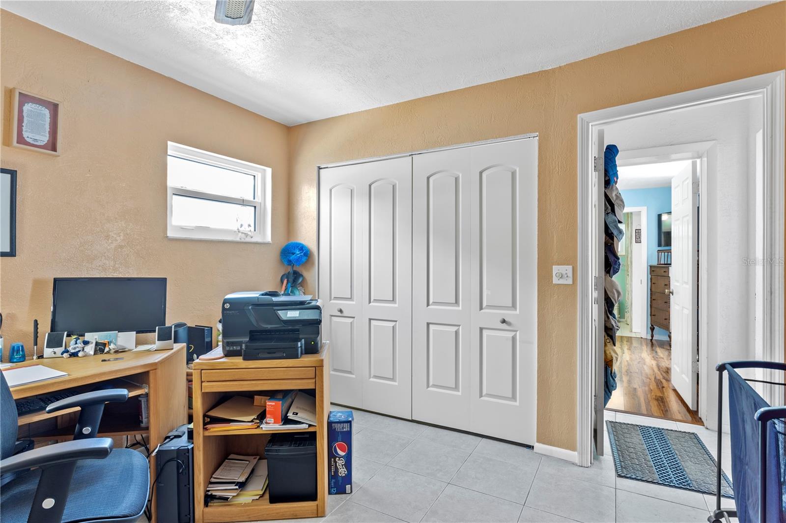 Listing photo id 18 for 1701 66th Avenue N