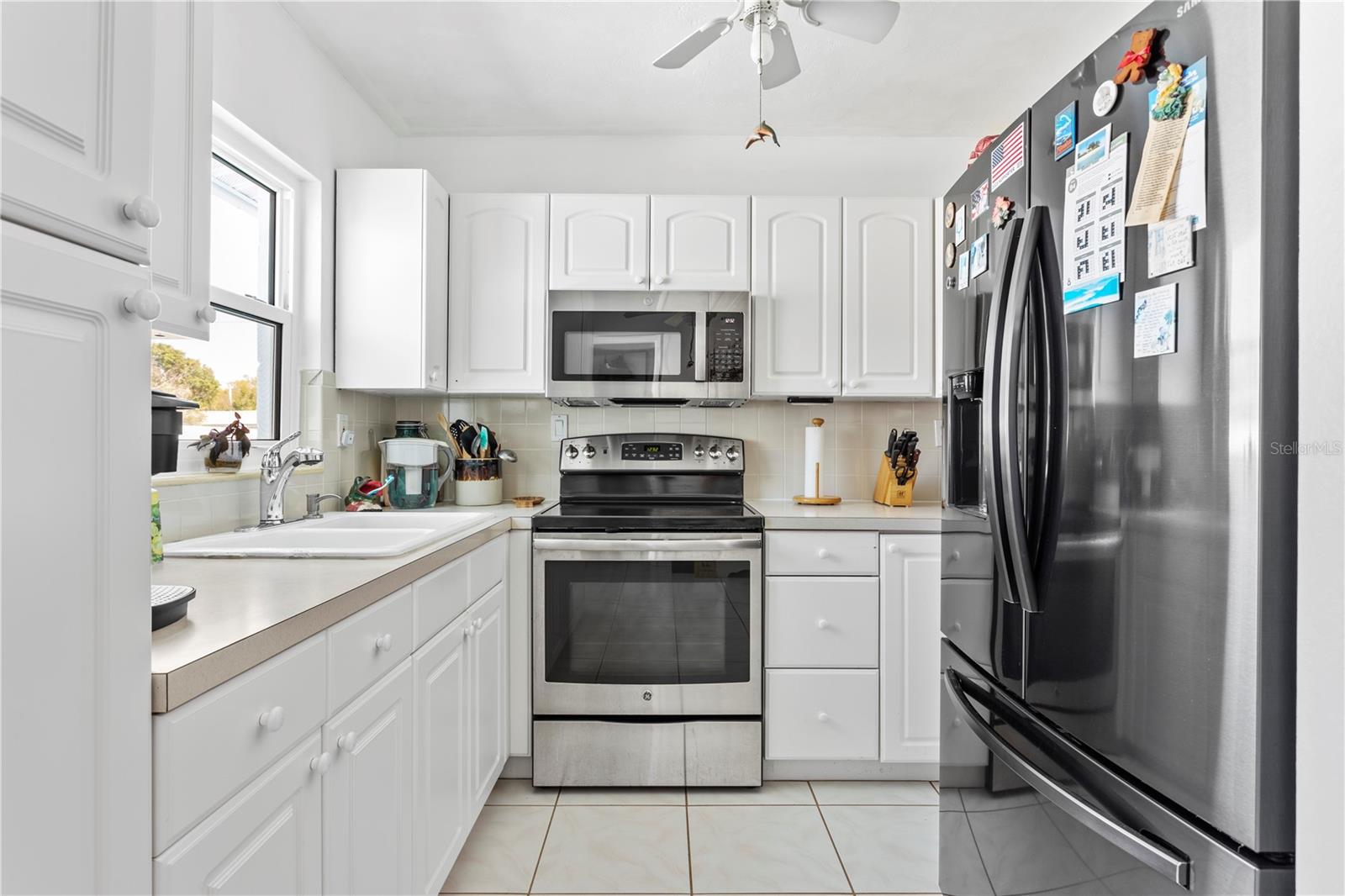 Listing photo id 6 for 1701 66th Avenue N