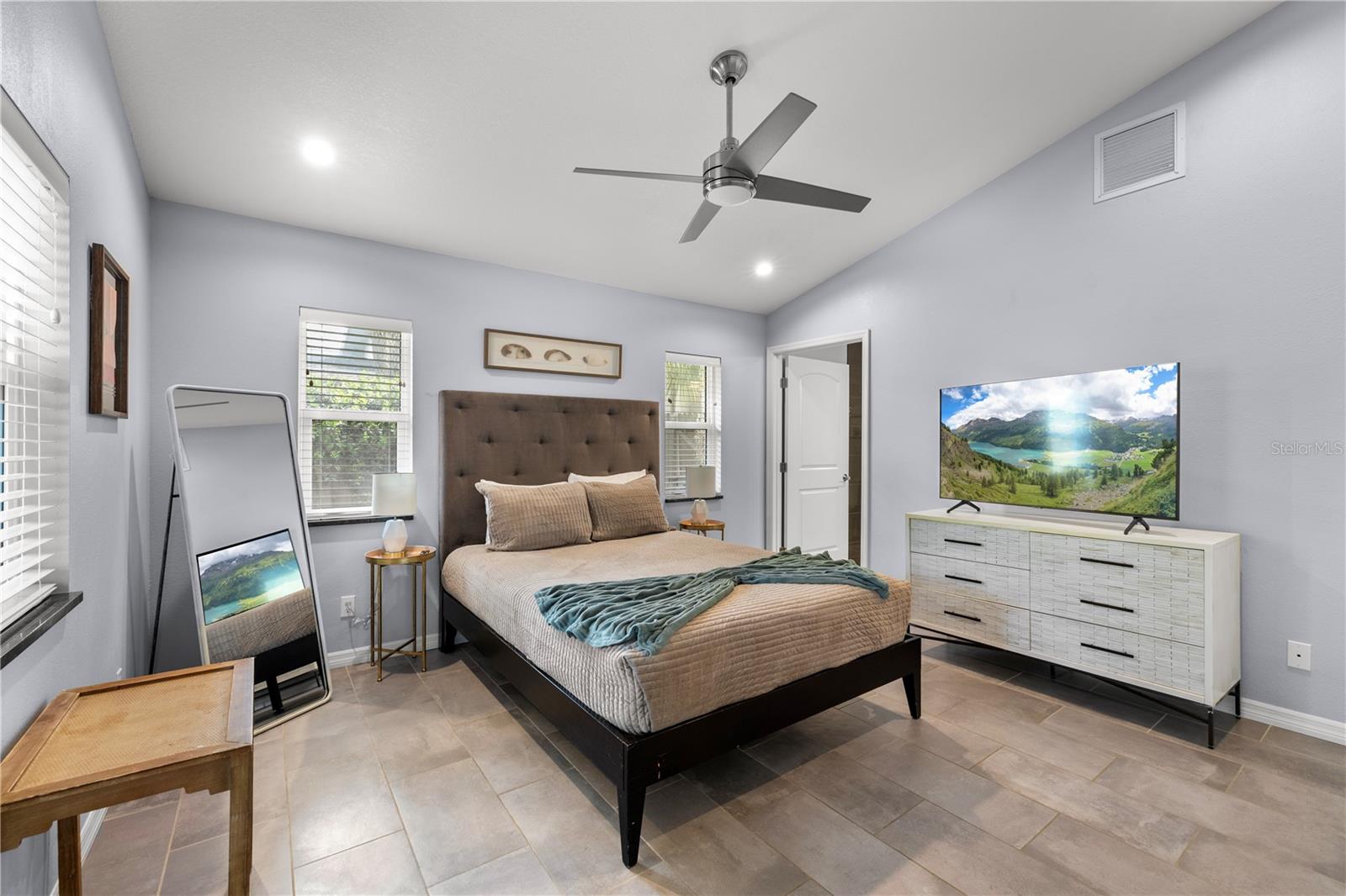 Image 10 of 24 For 1039 23rd Street