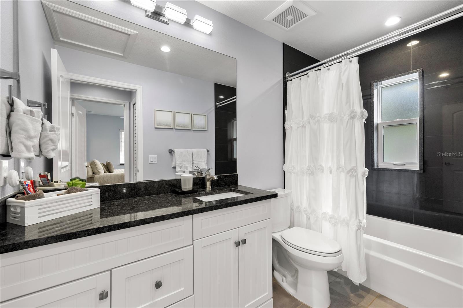 Image 21 of 24 For 1039 23rd Street