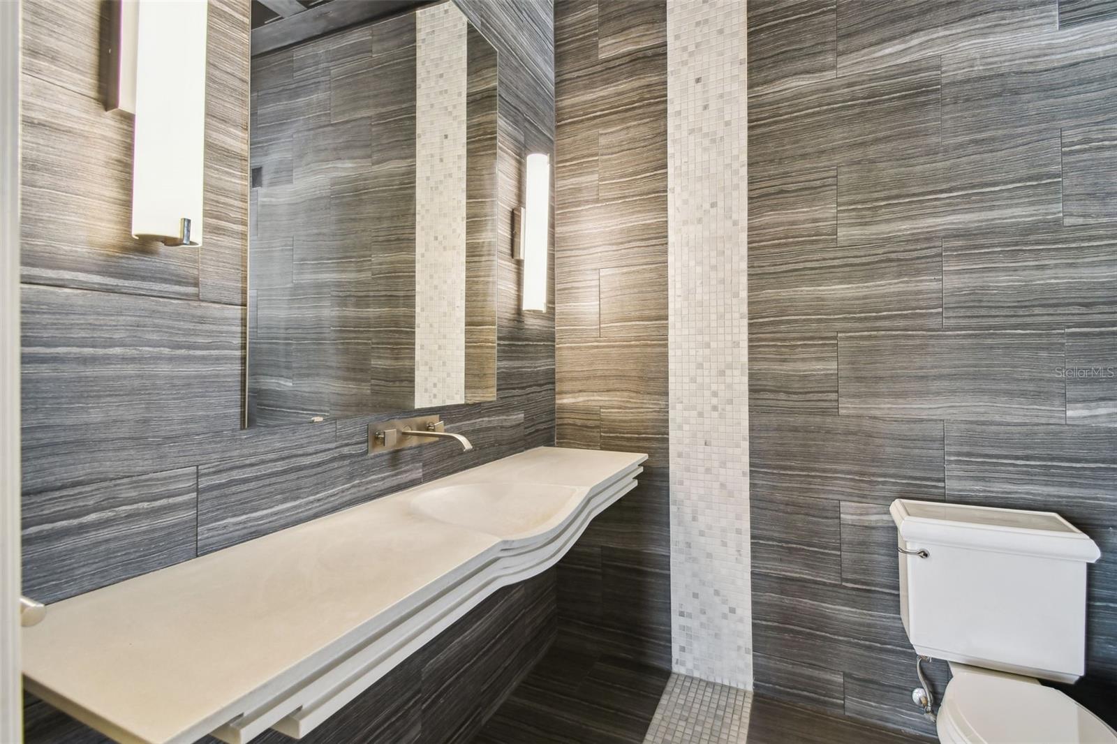 Listing photo id 9 for 405 Shore Crest Drive