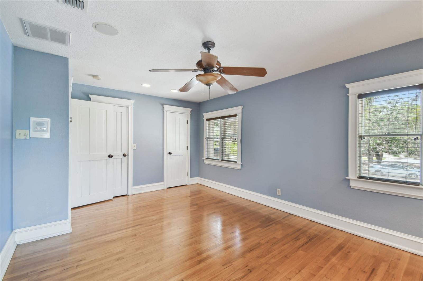 Listing photo id 15 for 405 Shore Crest Drive