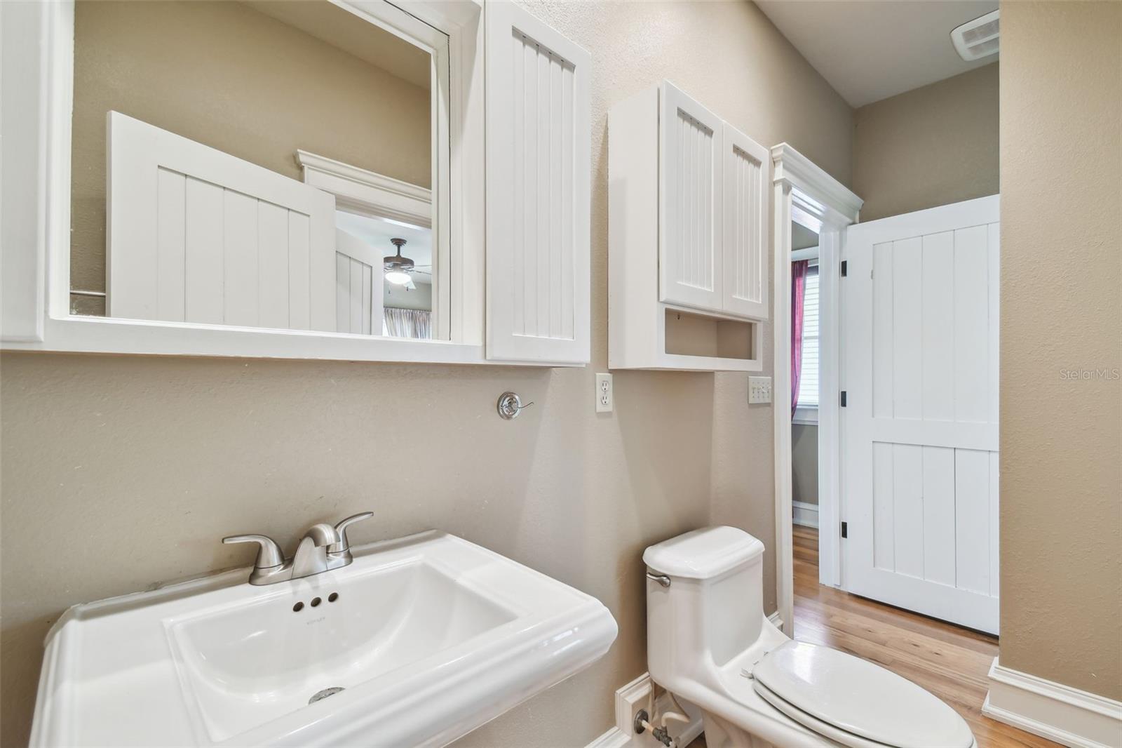 Listing photo id 21 for 405 Shore Crest Drive
