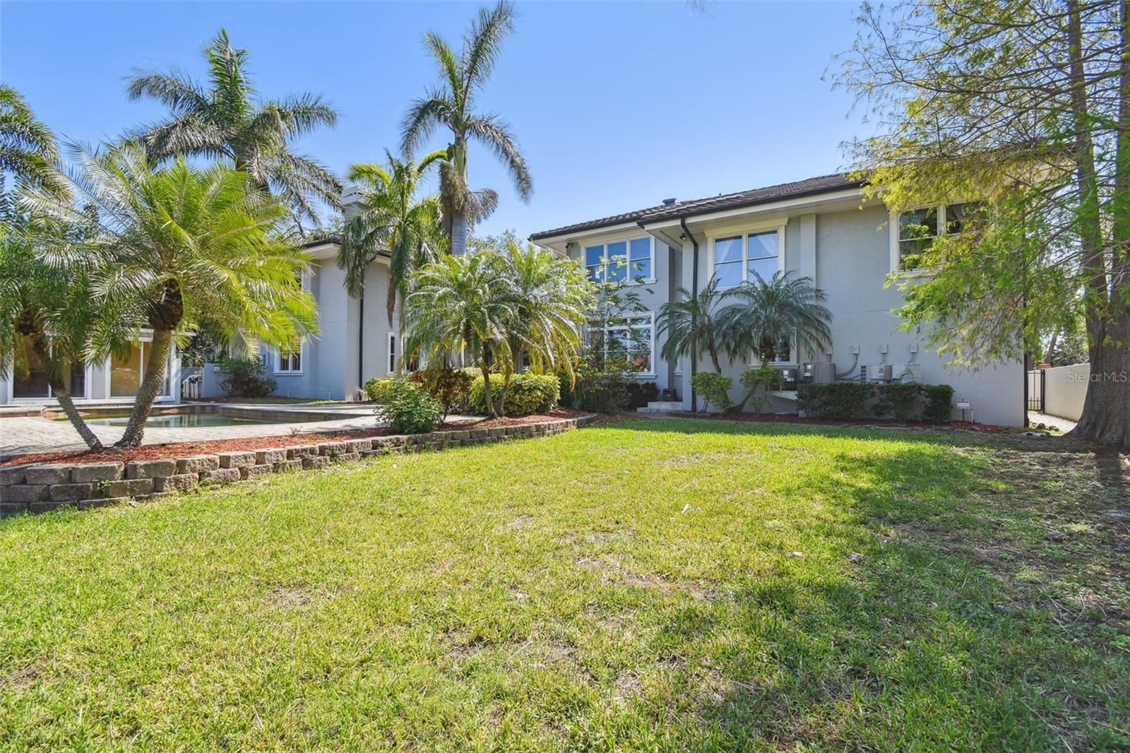 Listing photo id 30 for 405 Shore Crest Drive