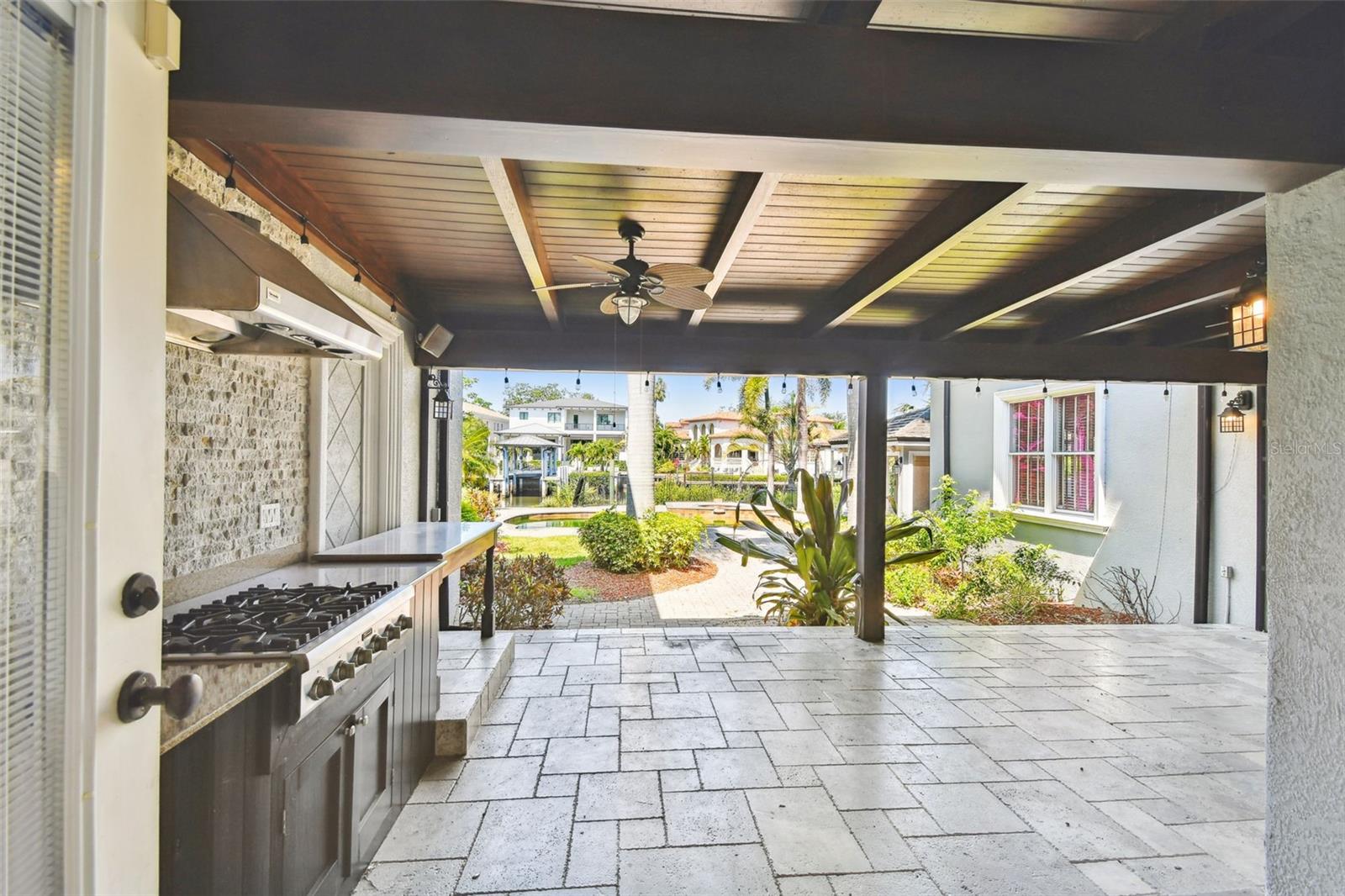 Listing photo id 36 for 405 Shore Crest Drive