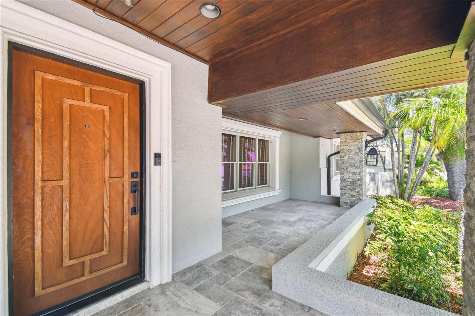 Listing photo id 2 for 405 Shore Crest Drive