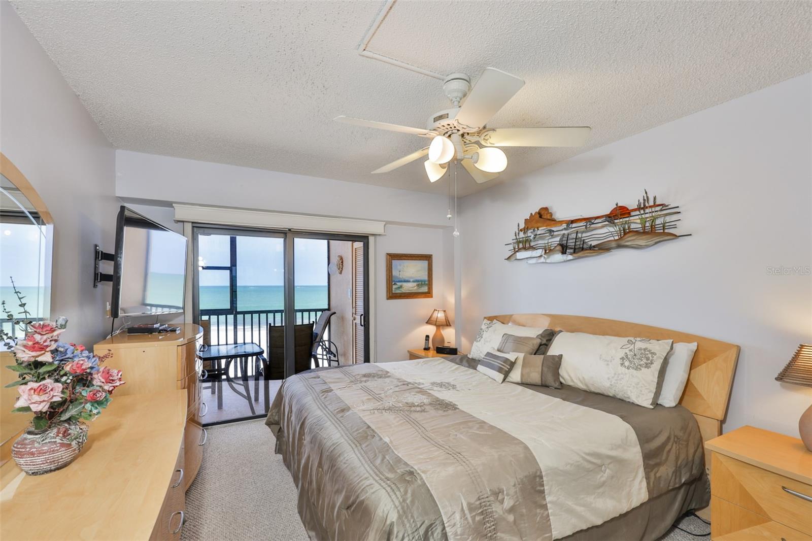 Image 16 of 41 For 13720 Gulf Boulevard 302