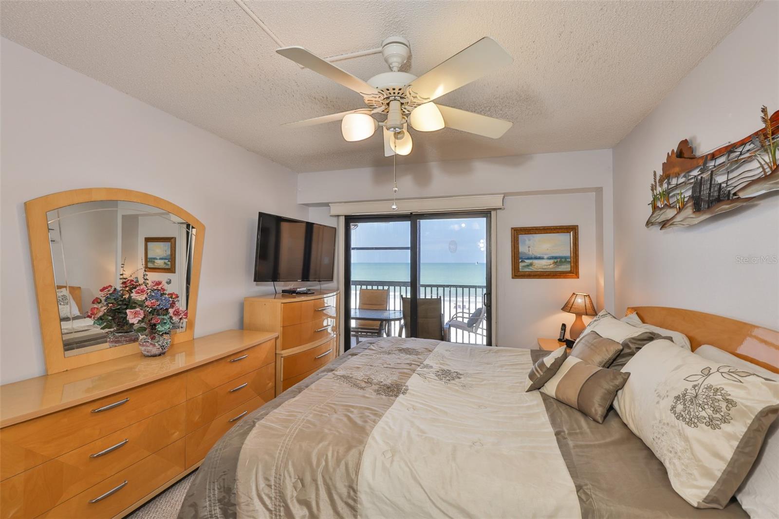 Image 19 of 41 For 13720 Gulf Boulevard 302