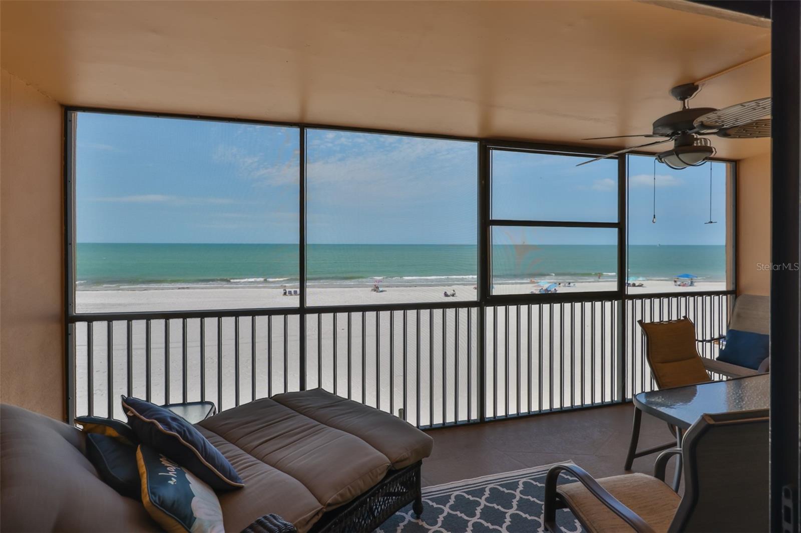 Image 22 of 41 For 13720 Gulf Boulevard 302
