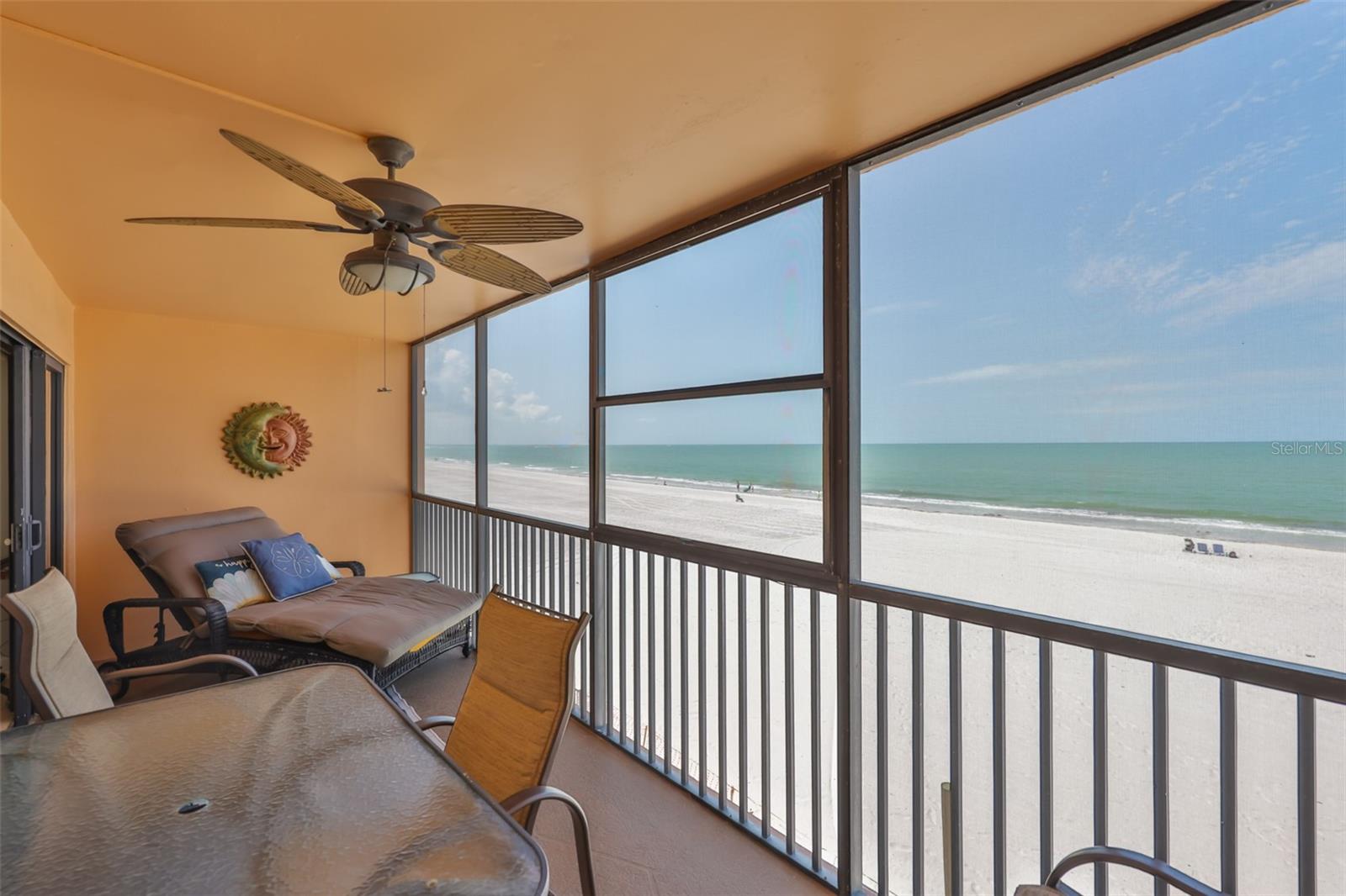 Image 28 of 41 For 13720 Gulf Boulevard 302
