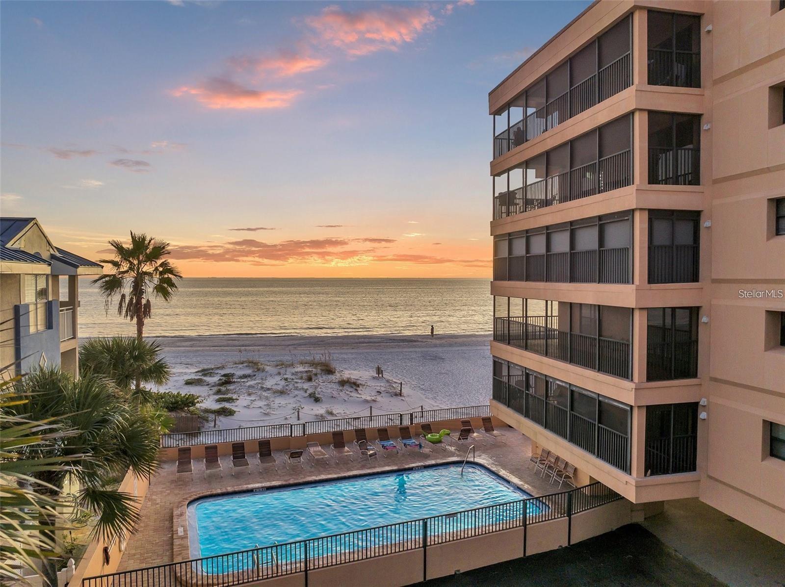Image 29 of 41 For 13720 Gulf Boulevard 302