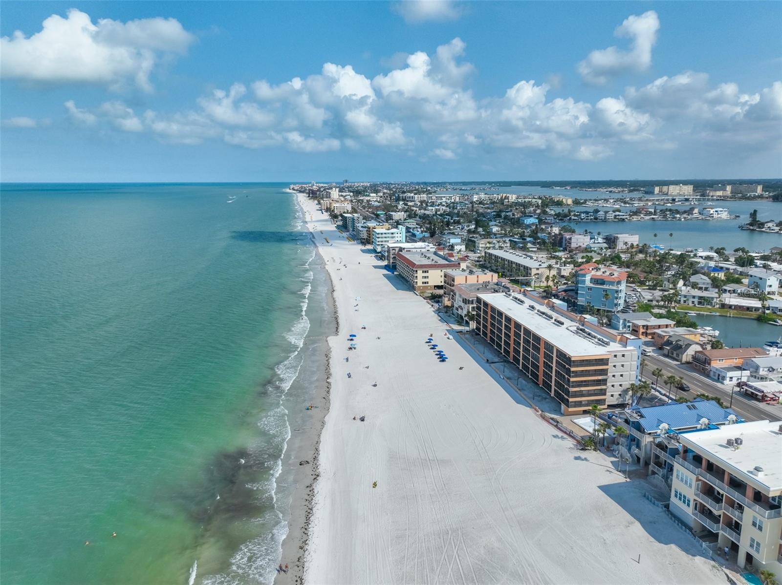 Image 32 of 41 For 13720 Gulf Boulevard 302