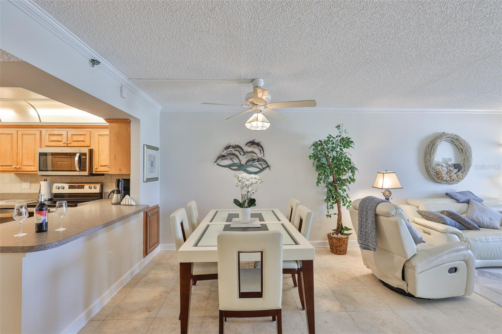 Image 5 of 41 For 13720 Gulf Boulevard 302
