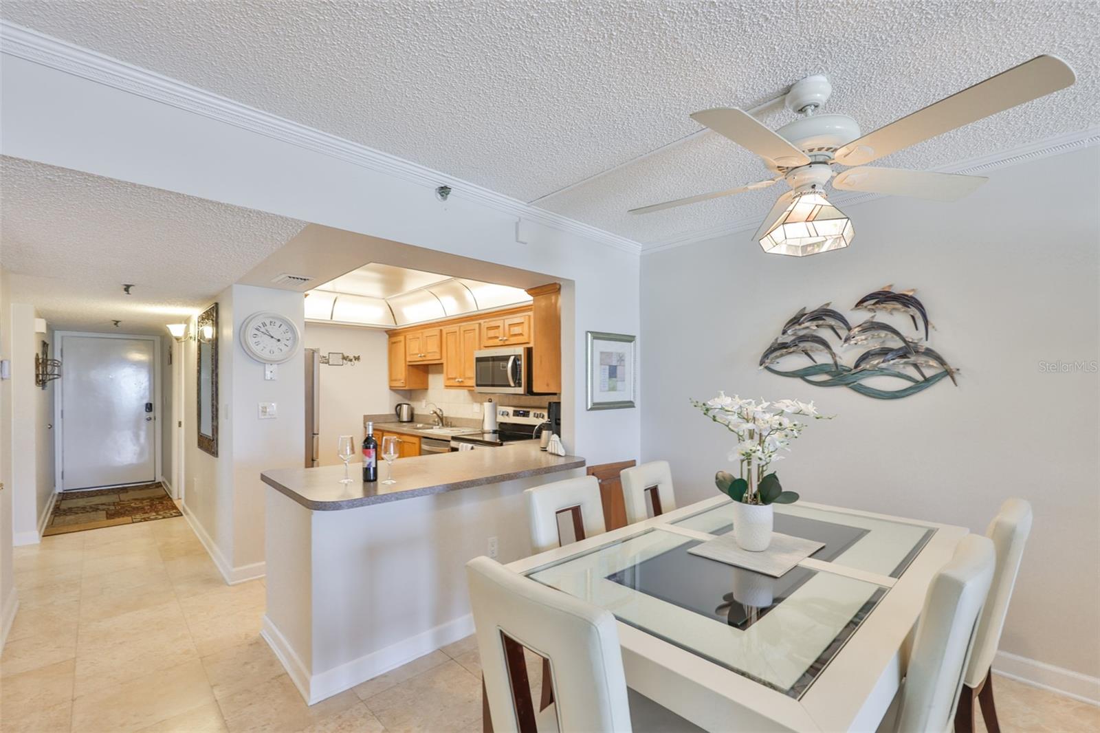 Image 6 of 41 For 13720 Gulf Boulevard 302