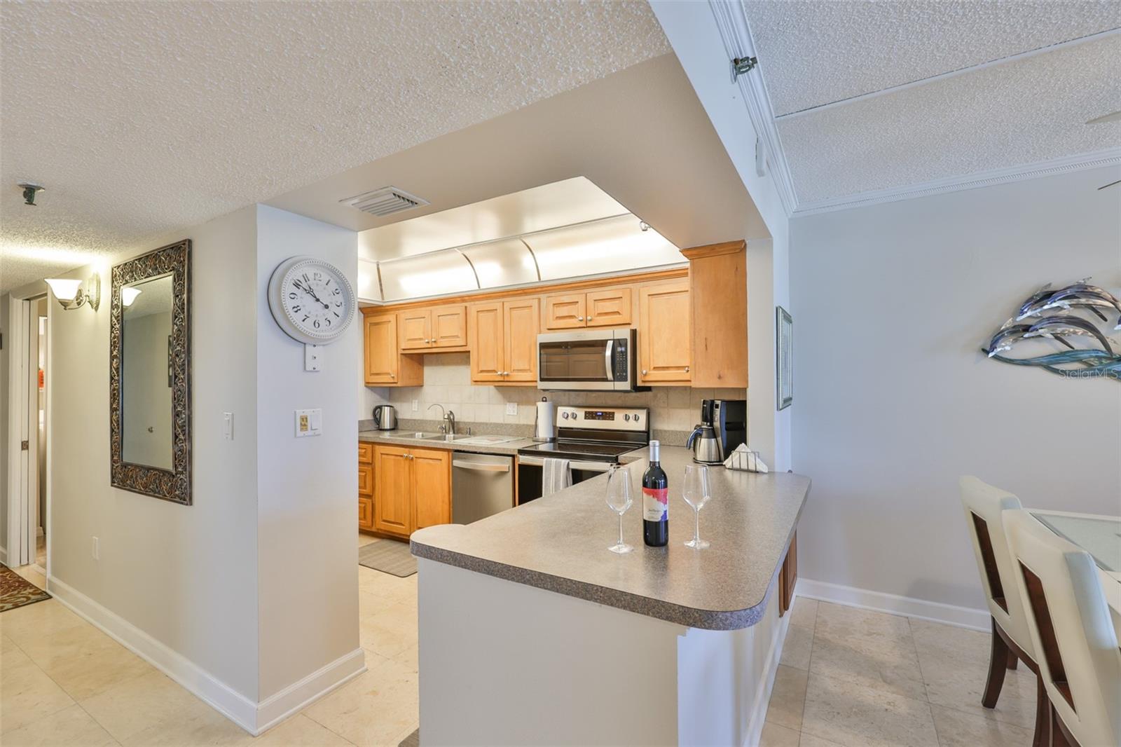 Image 7 of 41 For 13720 Gulf Boulevard 302