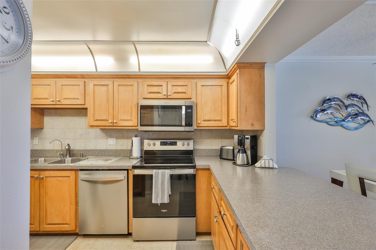 Image 8 of 41 For 13720 Gulf Boulevard 302