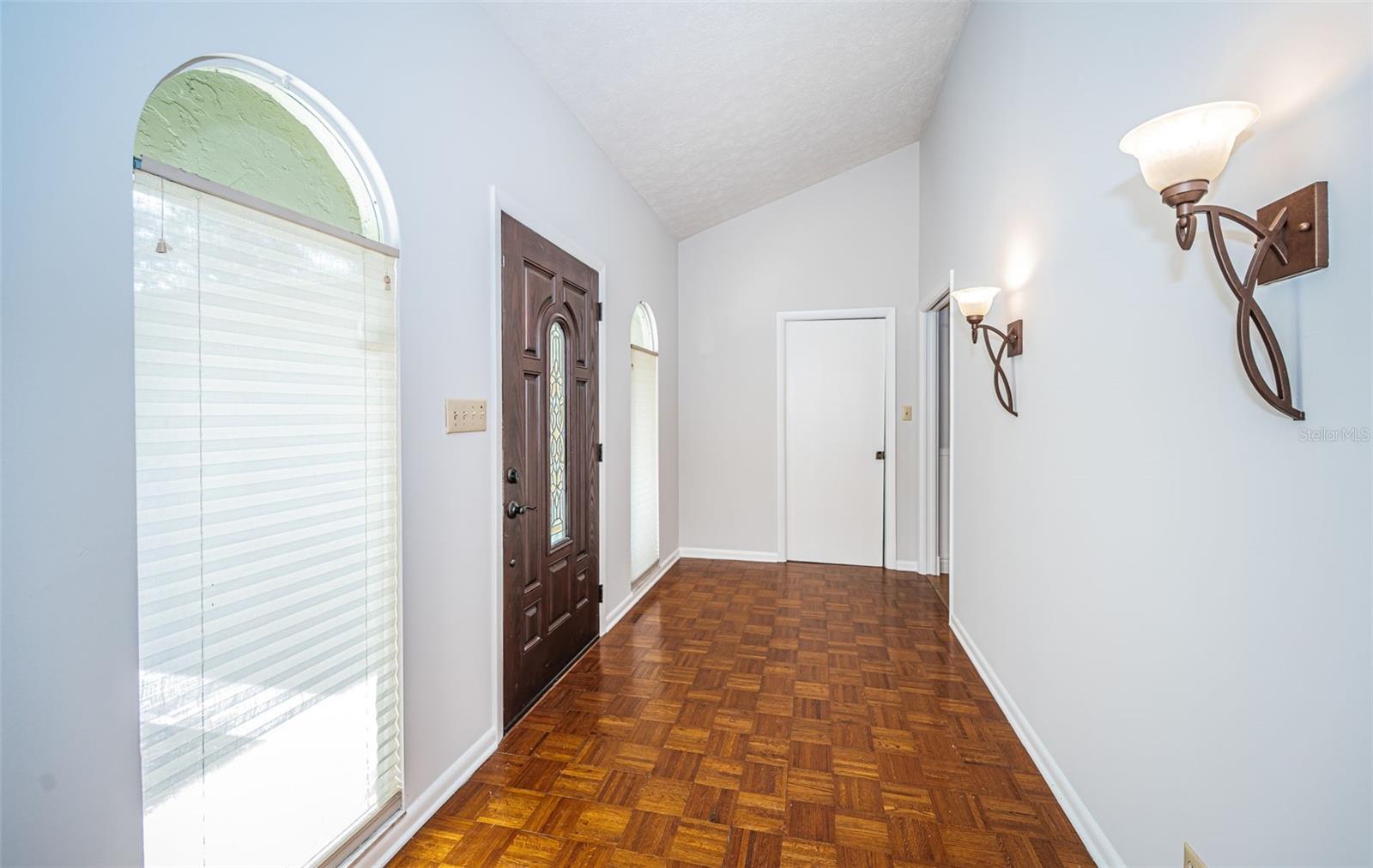 Image 16 of 81 For 209 Greenfield Avenue
