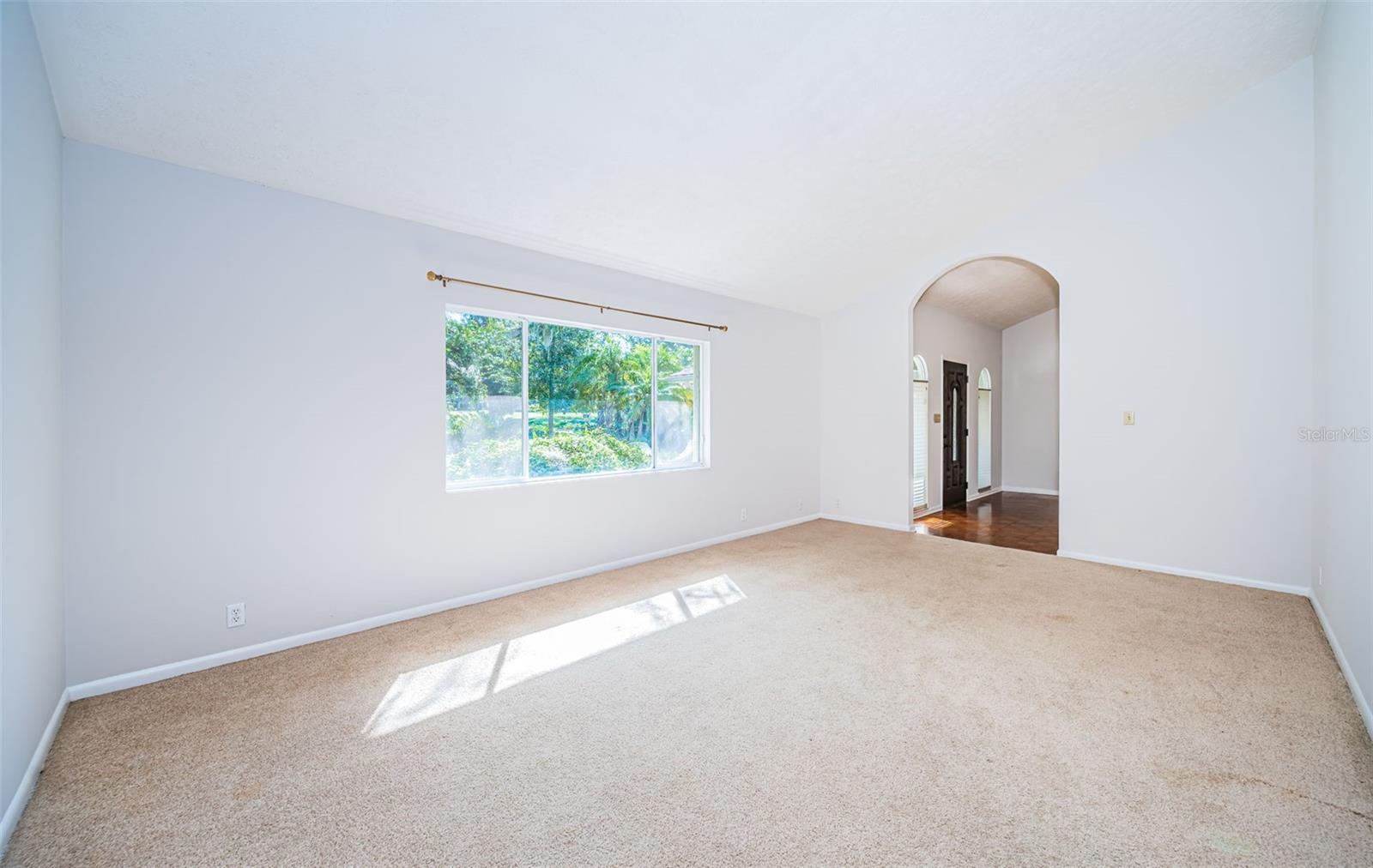 Image 19 of 81 For 209 Greenfield Avenue