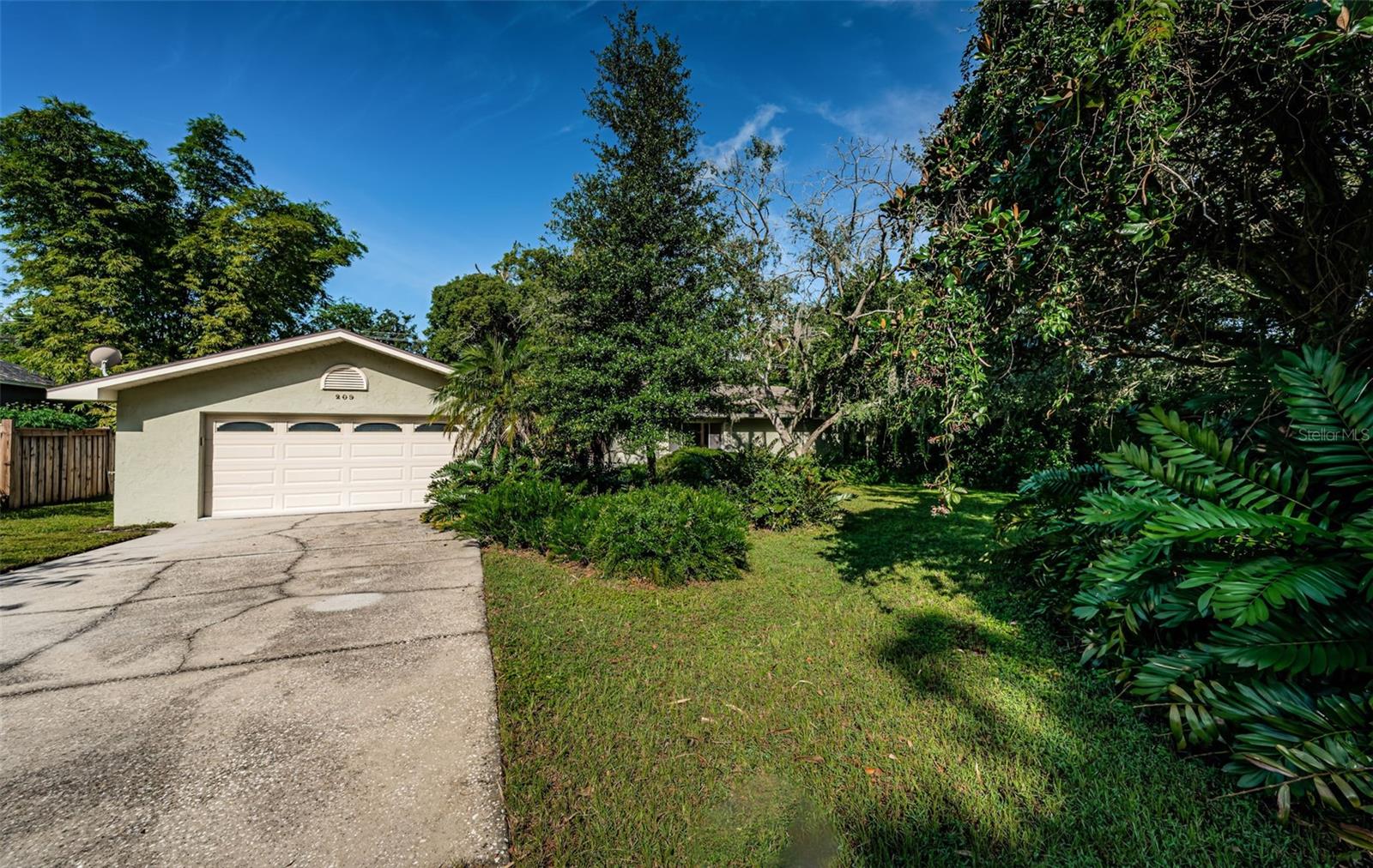 Image 2 of 81 For 209 Greenfield Avenue
