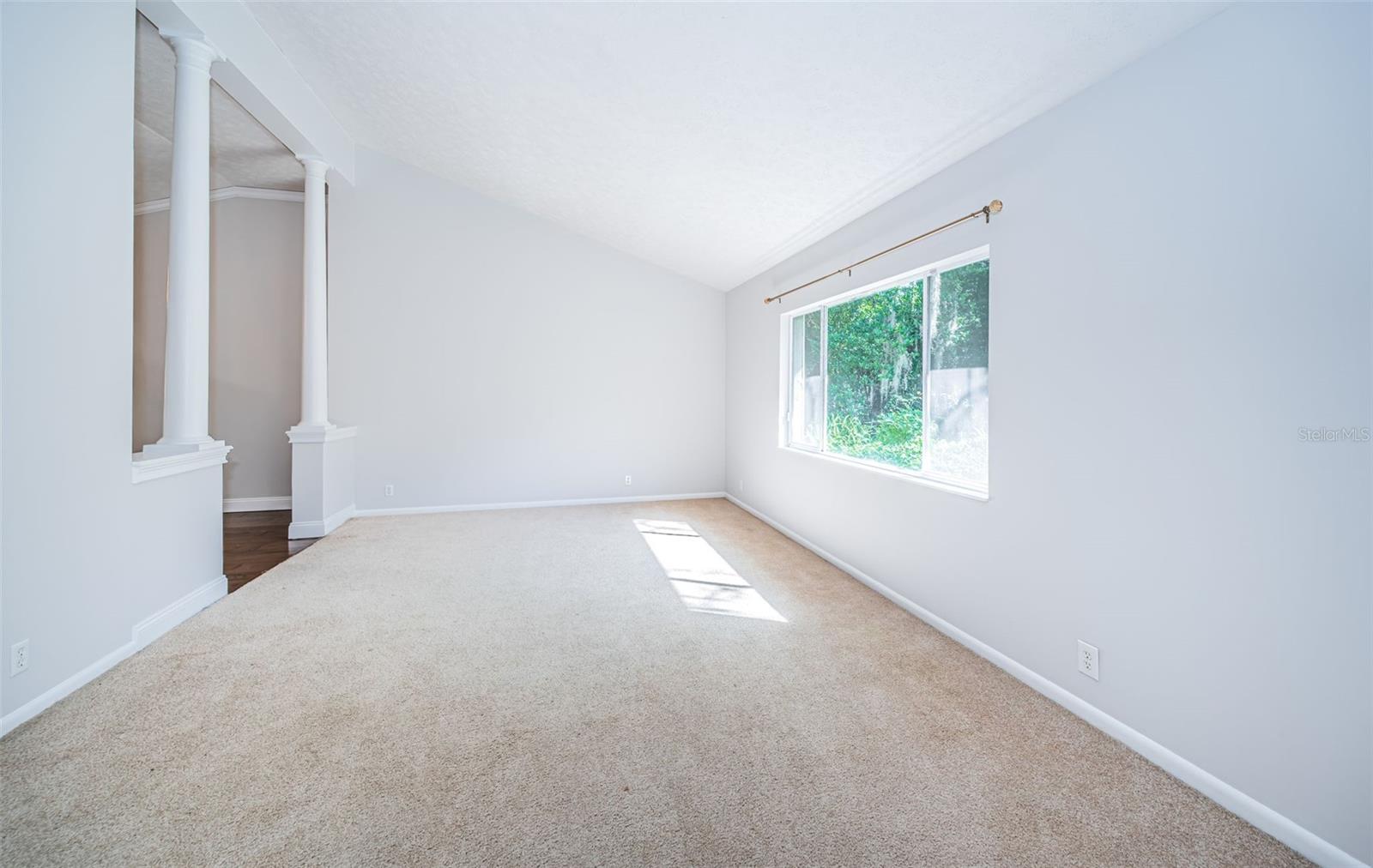 Image 20 of 81 For 209 Greenfield Avenue