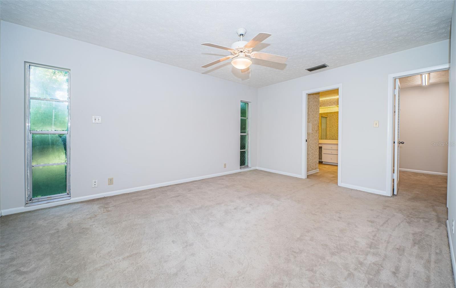 Image 38 of 81 For 209 Greenfield Avenue