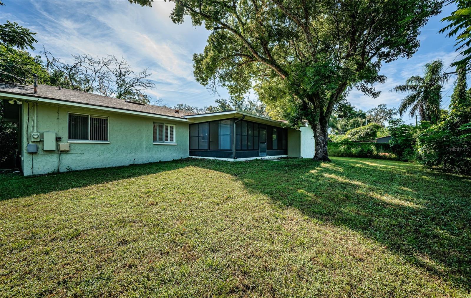 Image 59 of 81 For 209 Greenfield Avenue