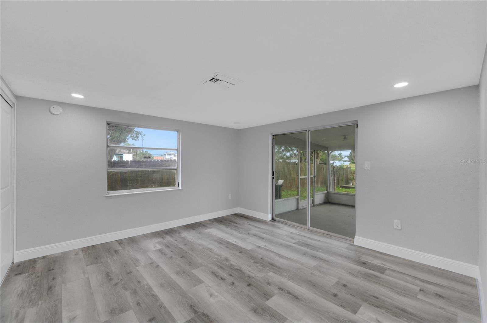 Image 10 of 45 For 6914 Harbor Drive