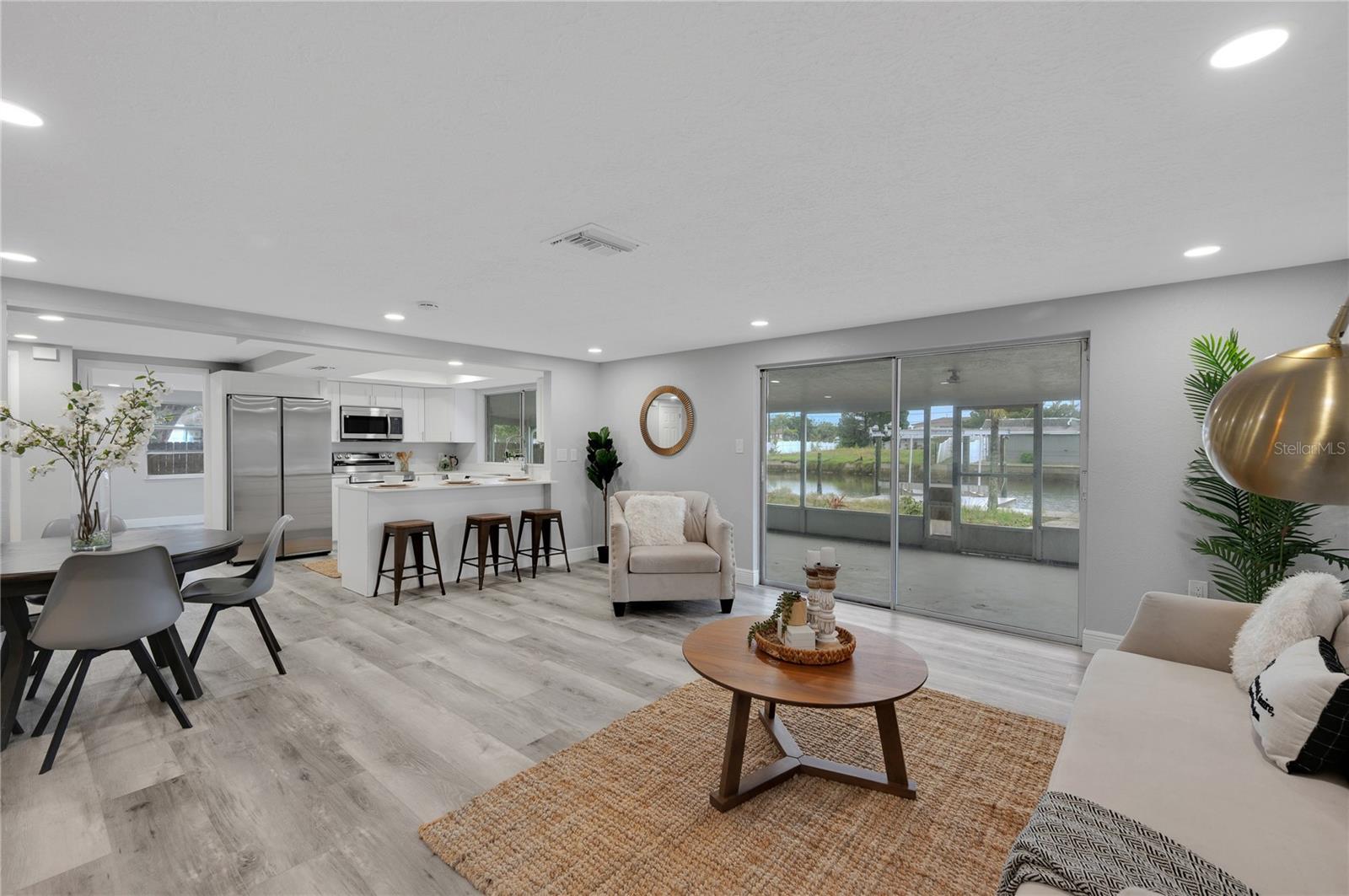 Image 5 of 45 For 6914 Harbor Drive