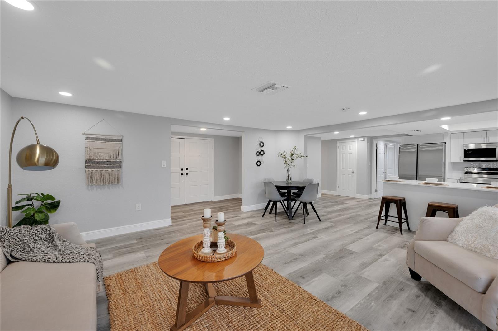 Image 6 of 45 For 6914 Harbor Drive