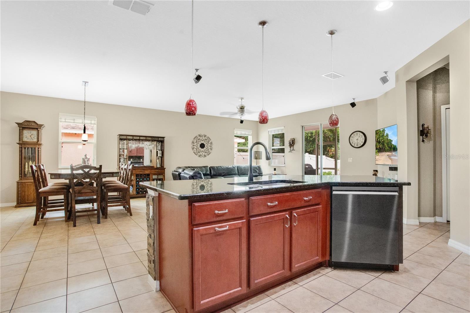 Image 8 of 34 For 7518 Tangle Brook Boulevard