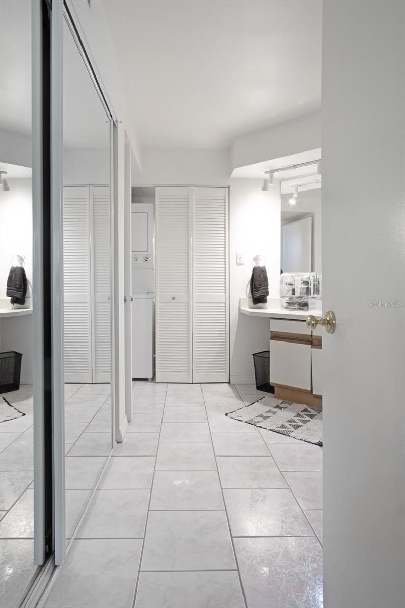Image 15 of 30 For 2533 Dolly Bay Drive 203