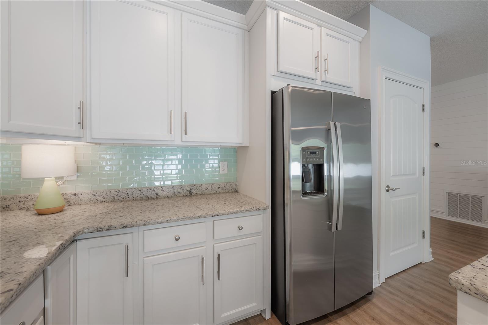 Image 14 of 55 For 3906 Lynn Avenue