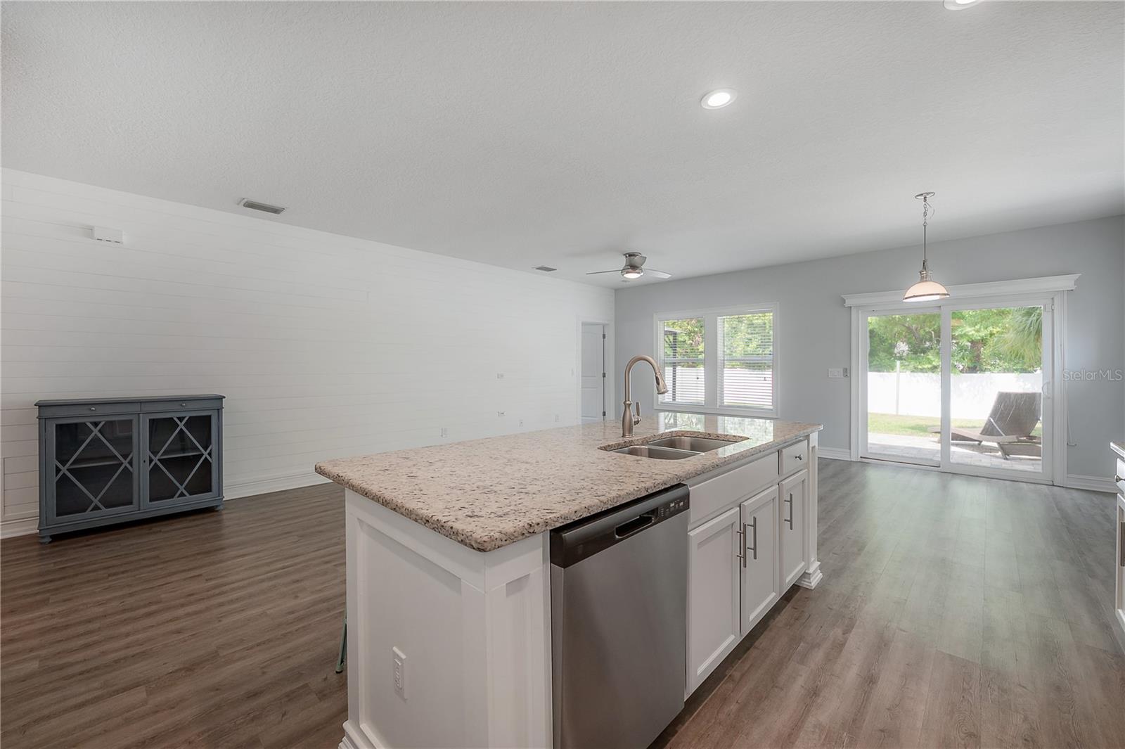Image 6 of 55 For 3906 Lynn Avenue