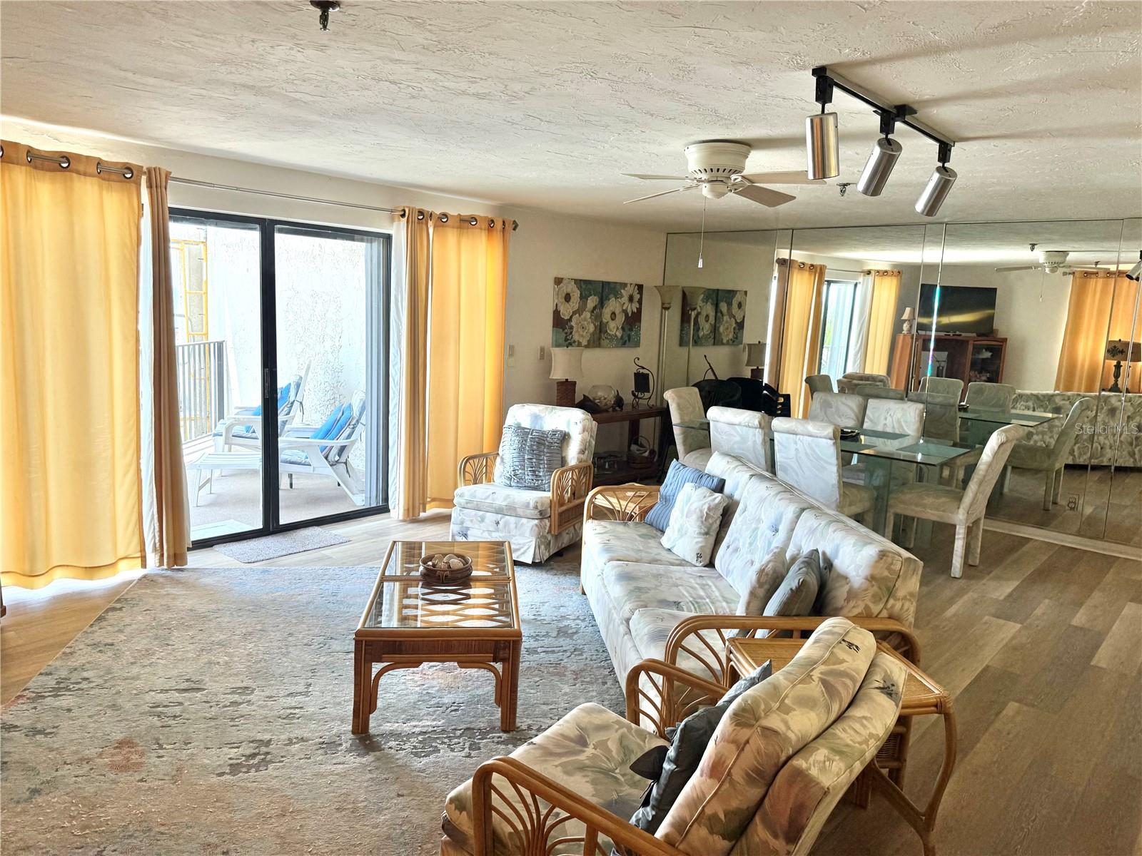 Image 13 of 30 For 16330 Gulf Boulevard 201