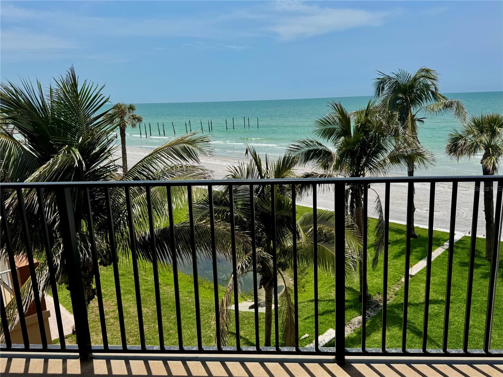 Image 20 of 30 For 16330 Gulf Boulevard 201