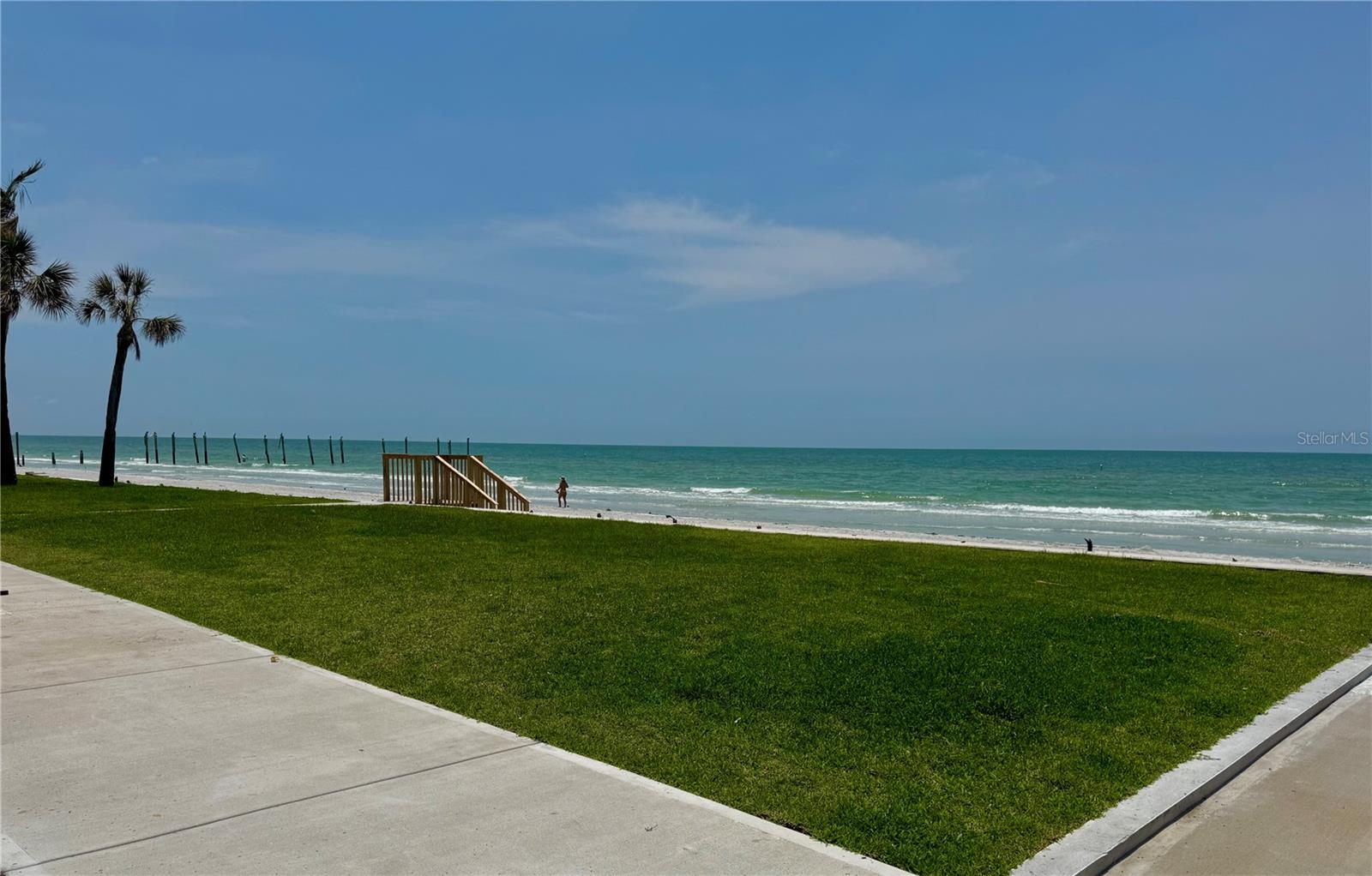 Image 29 of 30 For 16330 Gulf Boulevard 201