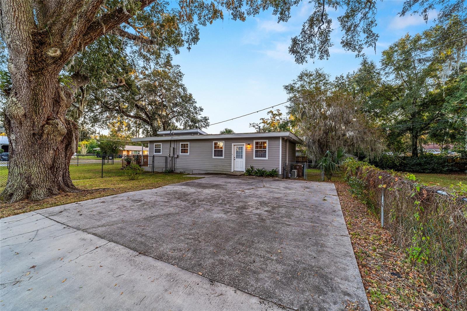 Image 11 of 61 For 208 32nd Avenue