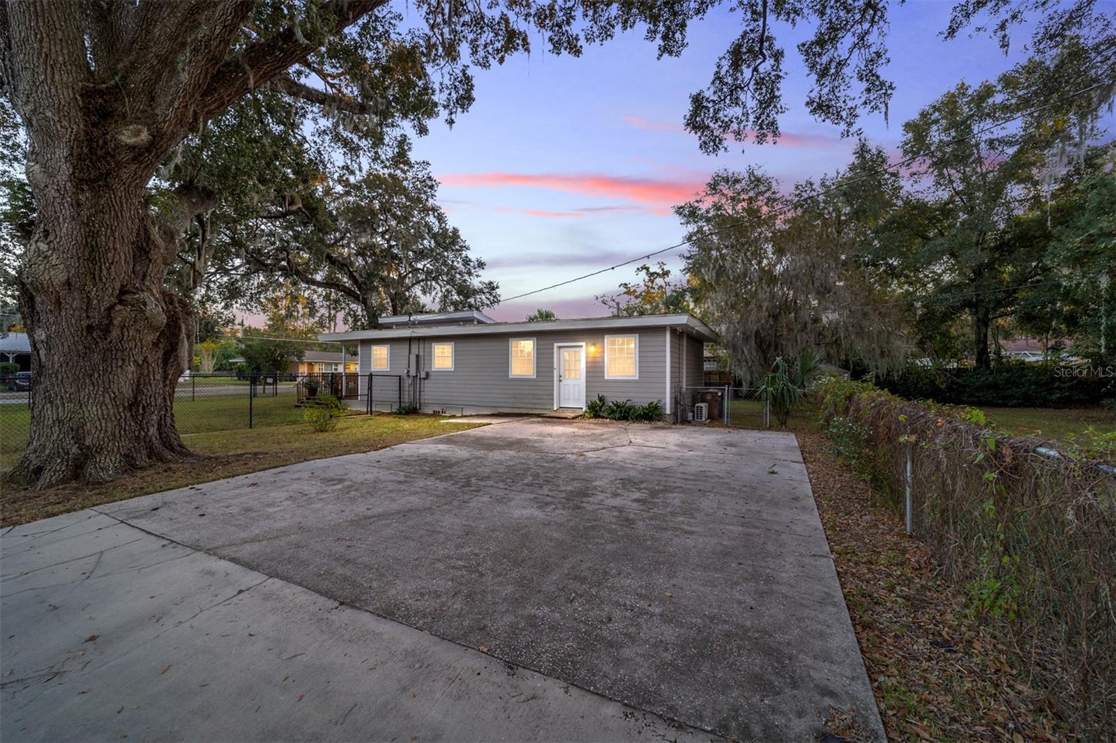 Image 12 of 61 For 208 32nd Avenue