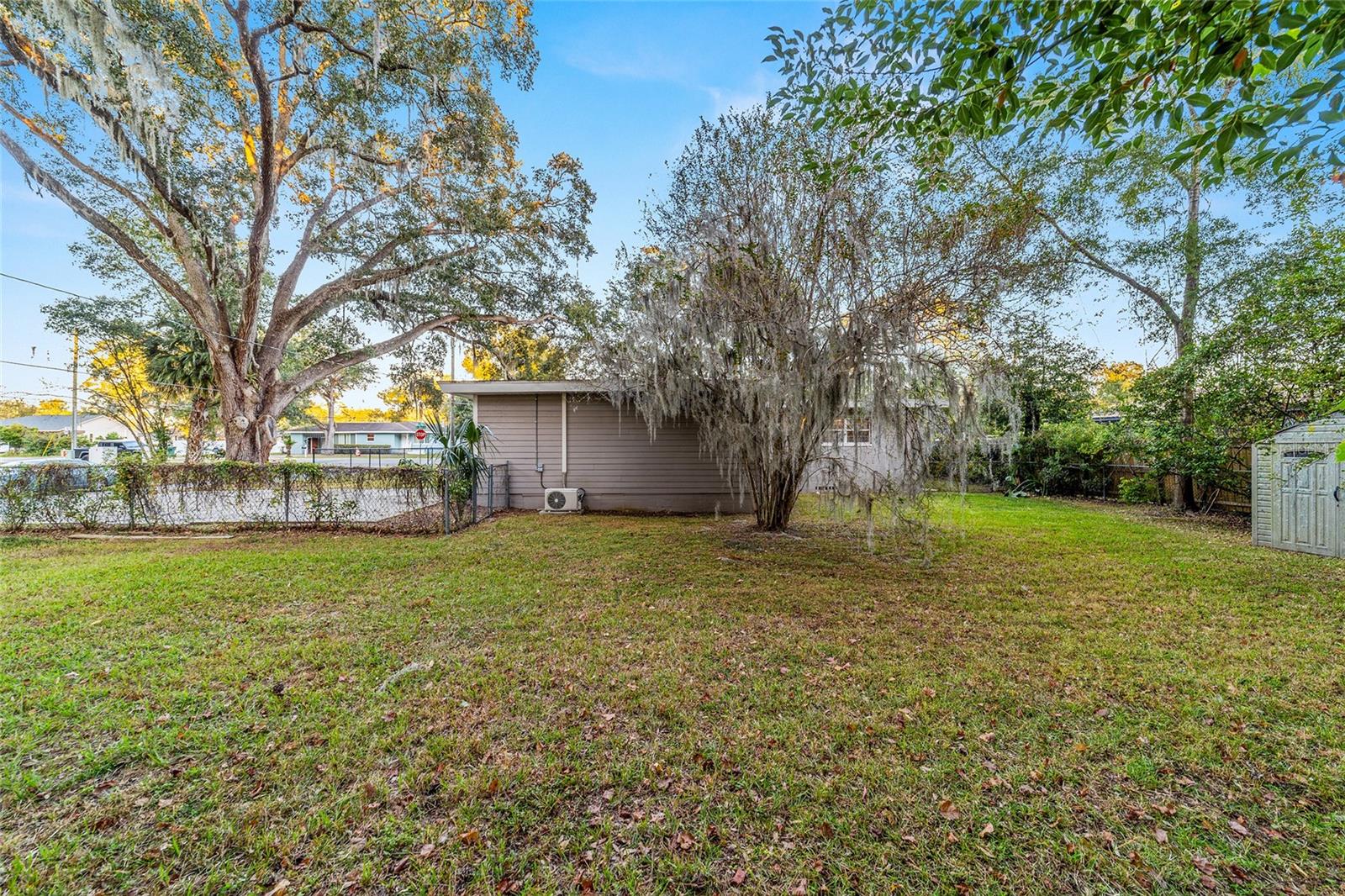 Image 14 of 61 For 208 32nd Avenue