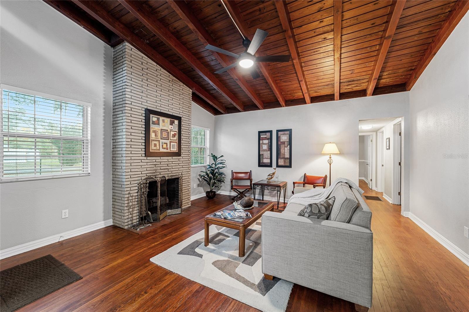 Image 22 of 61 For 208 32nd Avenue