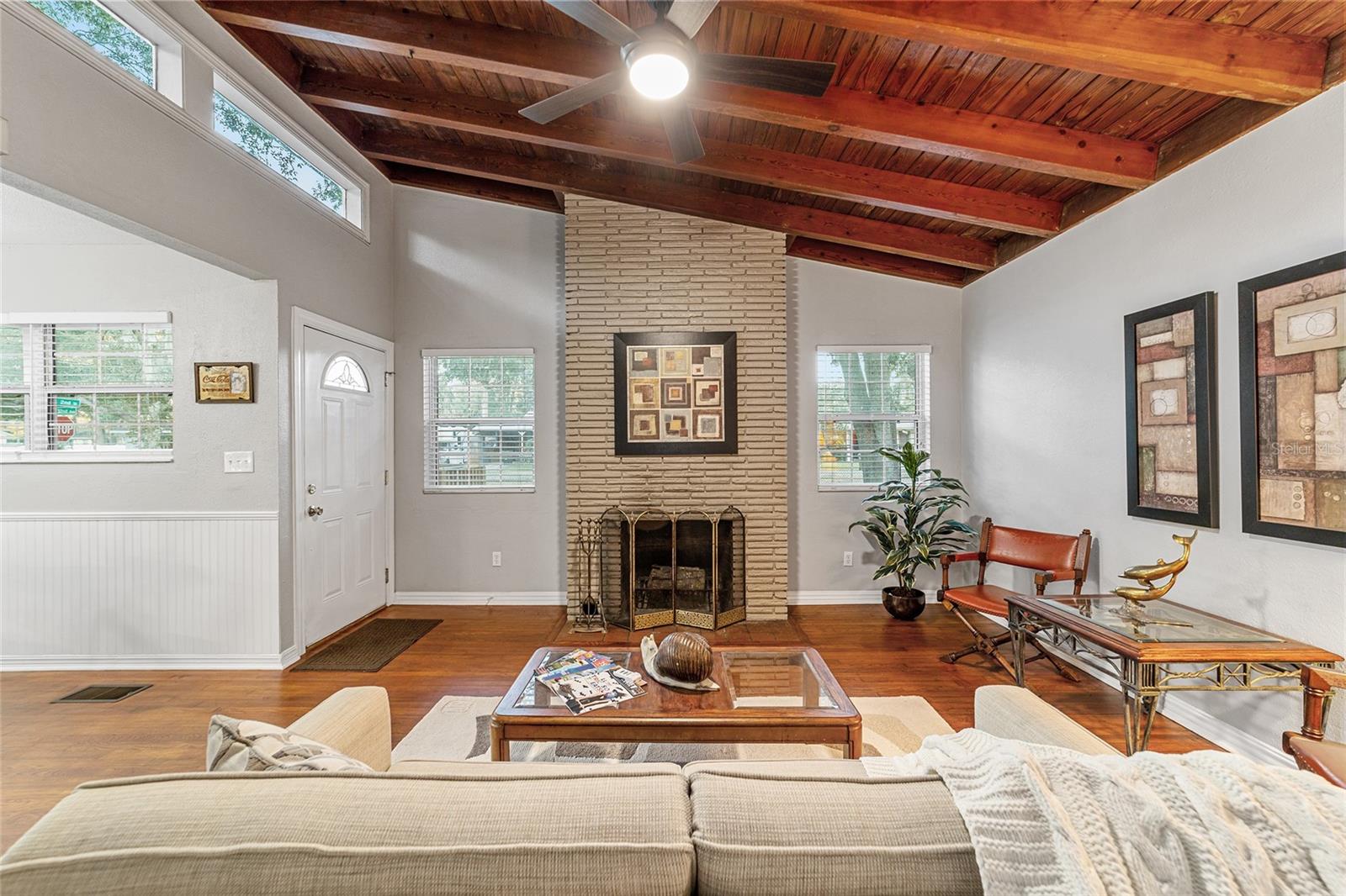 Image 23 of 61 For 208 32nd Avenue